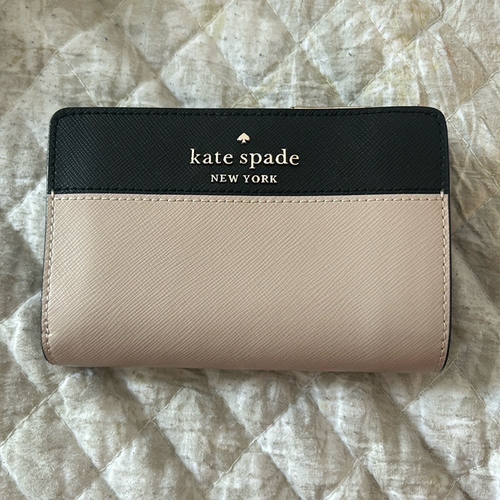 Kate Spade Wallet : Perfect Condition